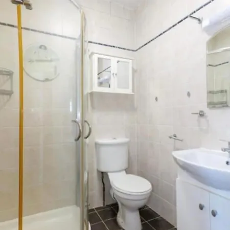 Seafield Summer Entire 1 Bed Apartment 골웨이